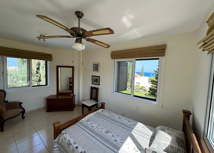 Camelia Νέο Χωριό