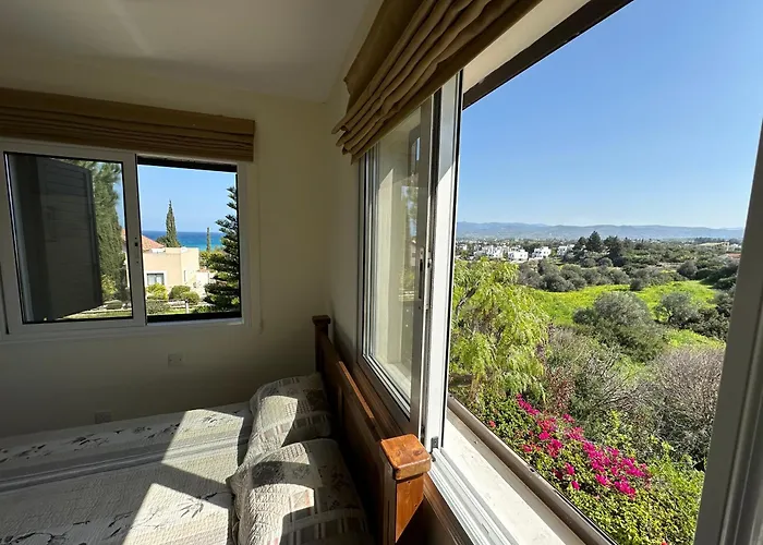 Camelia Vila Neo Chorio